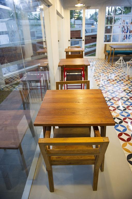 Lokal Hotel & Restaurant Kejayan Zewnętrze zdjęcie