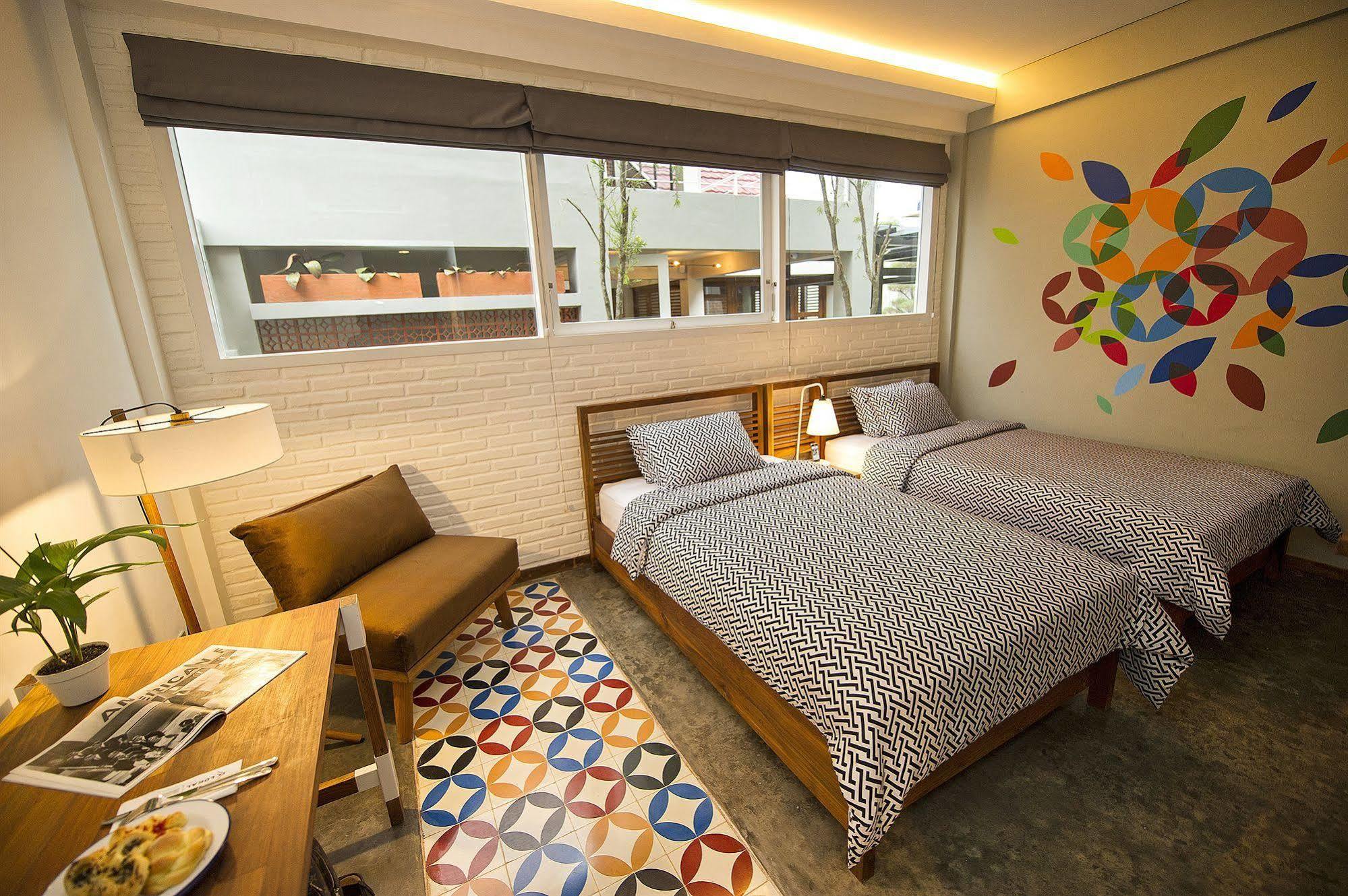 Lokal Hotel & Restaurant Kejayan Zewnętrze zdjęcie