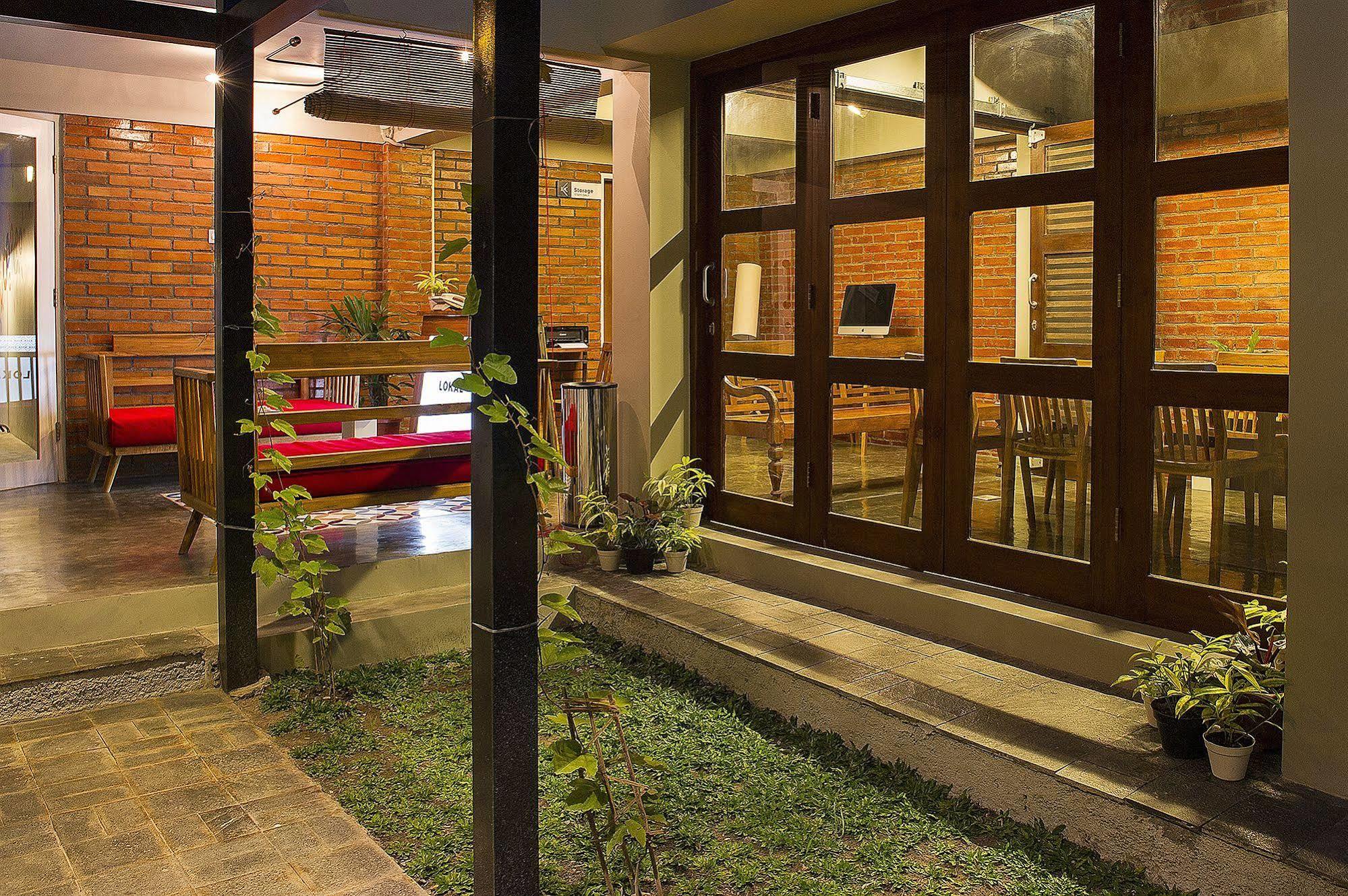 Lokal Hotel & Restaurant Kejayan Zewnętrze zdjęcie