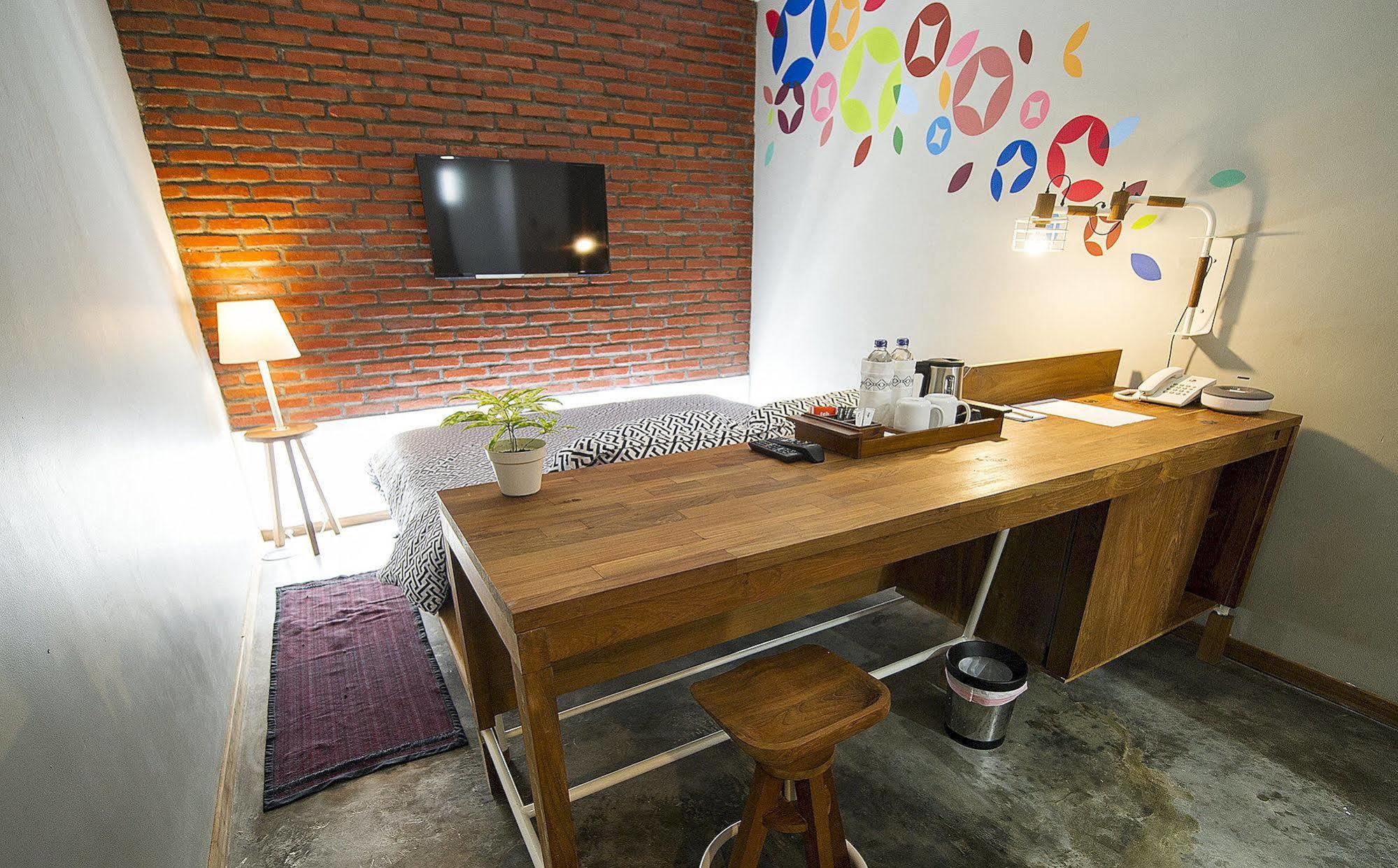 Lokal Hotel & Restaurant Kejayan Zewnętrze zdjęcie